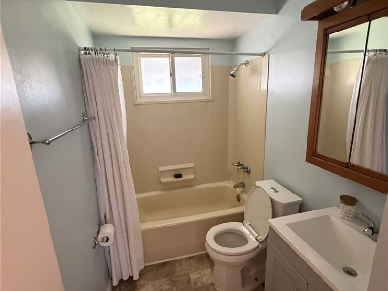 16124 Holland Road , Brook Park, OH 44142 Photo 11