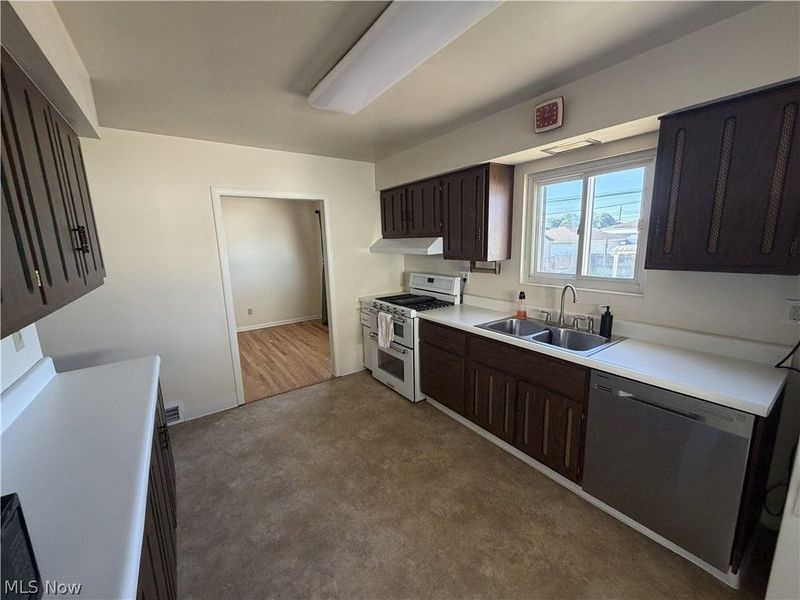 16124 Holland Road , Brook Park, OH 44142 Photo 4