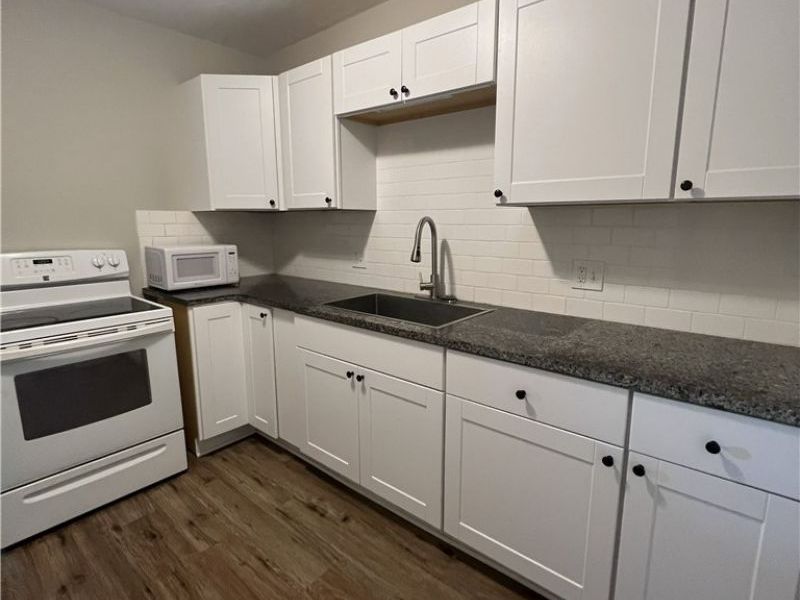 454 Kling Street , Akron, OH 44311 Photo 5