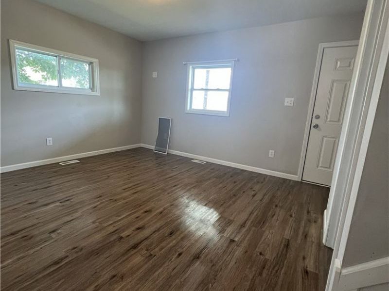 454 Kling Street , Akron, OH 44311 Photo 8