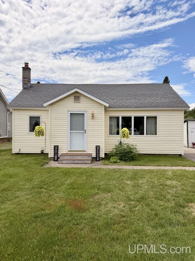 975 Cottage Street, Ishpeming Twp, MI 49849 Main Photo