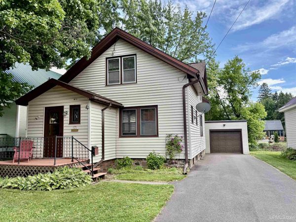 171 E Michigan Avenue, Ironwood, MI 49938