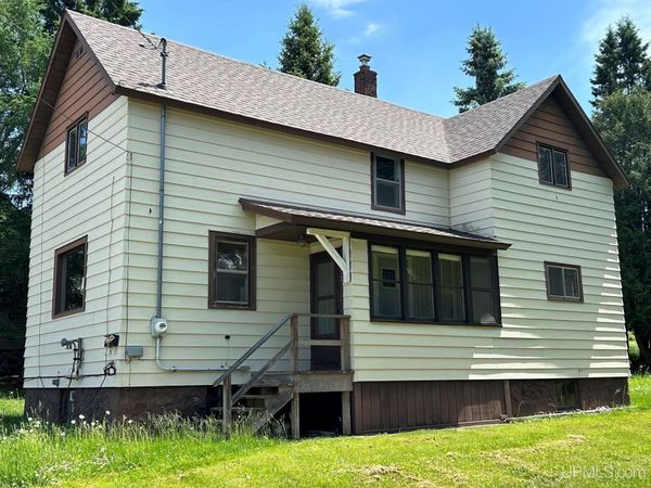 237 E Pine Street, Ironwood, MI 49938