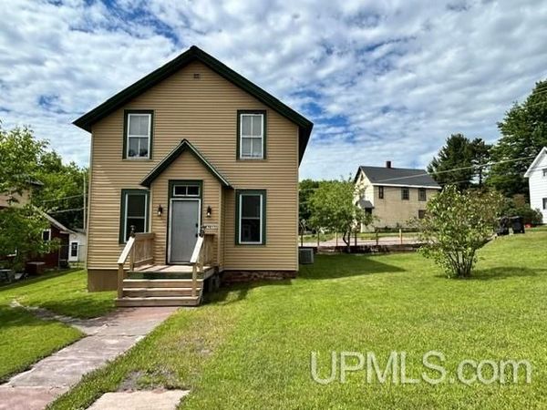 27017 W 21st Street, Torch Lake Twp, MI 49934