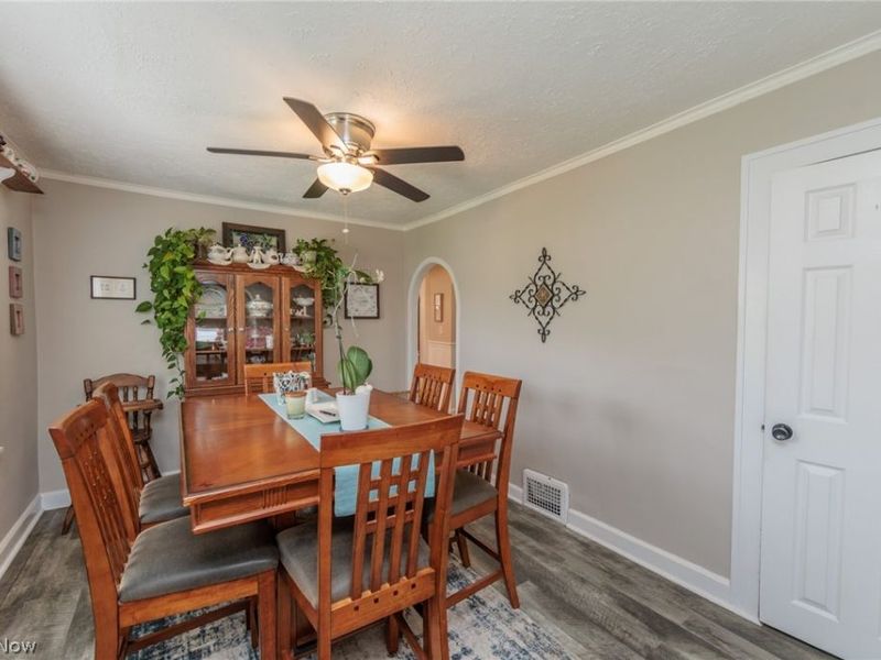 5364 Summit Road , Lyndhurst, OH 44124 Photo 10