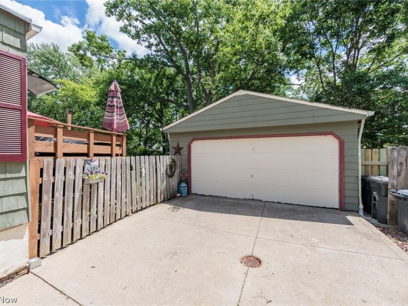 5364 Summit Road , Lyndhurst, OH 44124 Photo 38