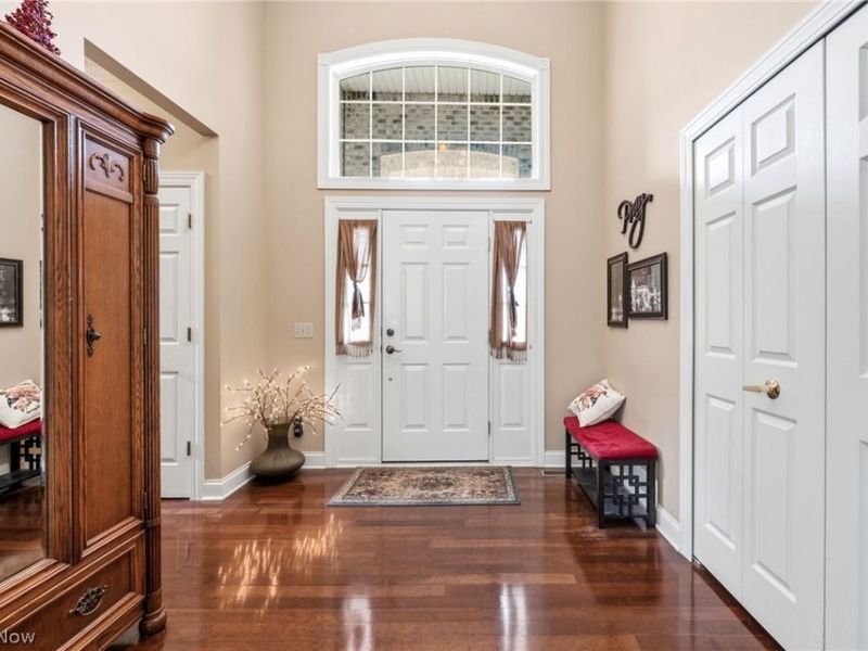 11512 Coopers Run, Strongsville, OH 44149 Photo 2