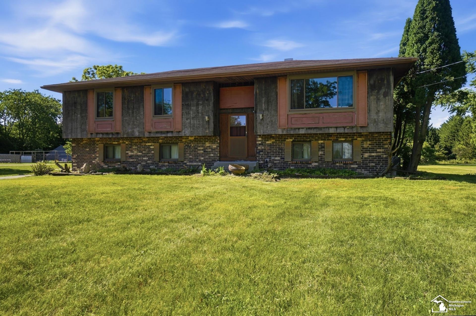 5343 Section Road, Ottawa Lake, MI 49267 Main Photo