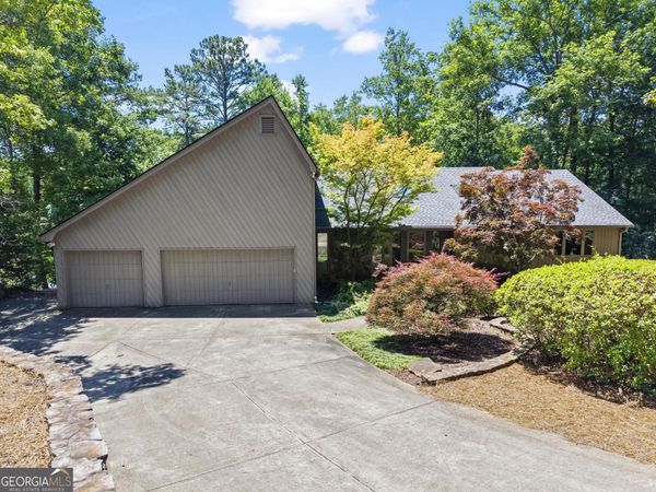 4309 Highland View NE, Roswell, GA 30075