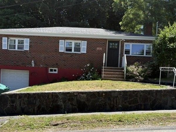 30 Linden Ter, Lynn, MA 01902