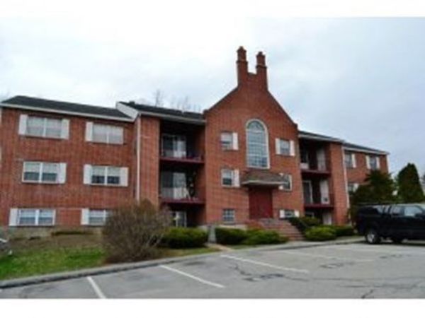 7 Louisburg Sq, Unit 9, Nashua, NH 03060