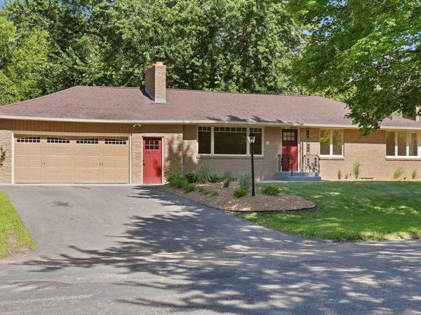 2618 Southlawn Drive, Maplewood, MN 55109