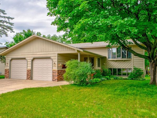 613 7th Street N, Hudson, WI 54016