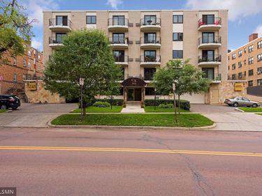 2928 Dean Parkway, Unit 2I, Minneapolis, MN 55416