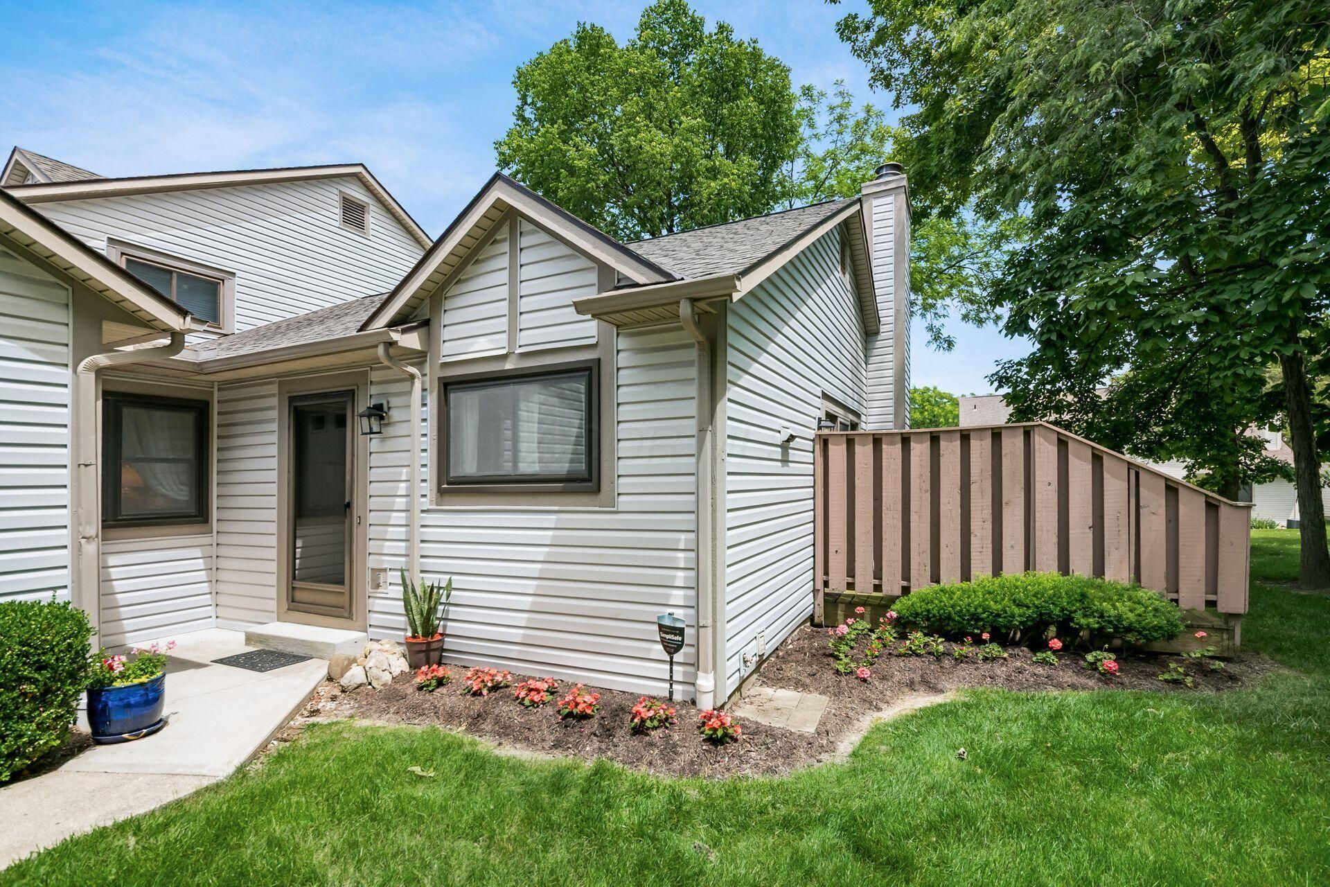 2711 Woodland Trail Drive, Columbus, OH 43231 Main Photo