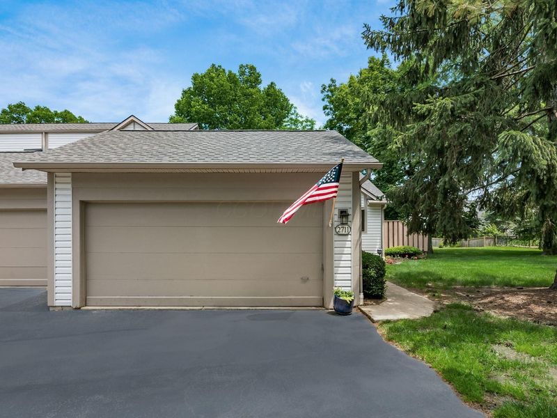 2711 Woodland Trail Drive, Columbus, OH 43231 Photo 2
