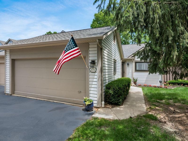 2711 Woodland Trail Drive, Columbus, OH 43231 Photo 3