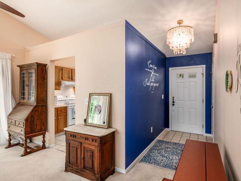 2711 Woodland Trail Drive, Columbus, OH 43231 Photo 4