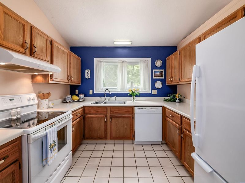 2711 Woodland Trail Drive, Columbus, OH 43231 Photo 5