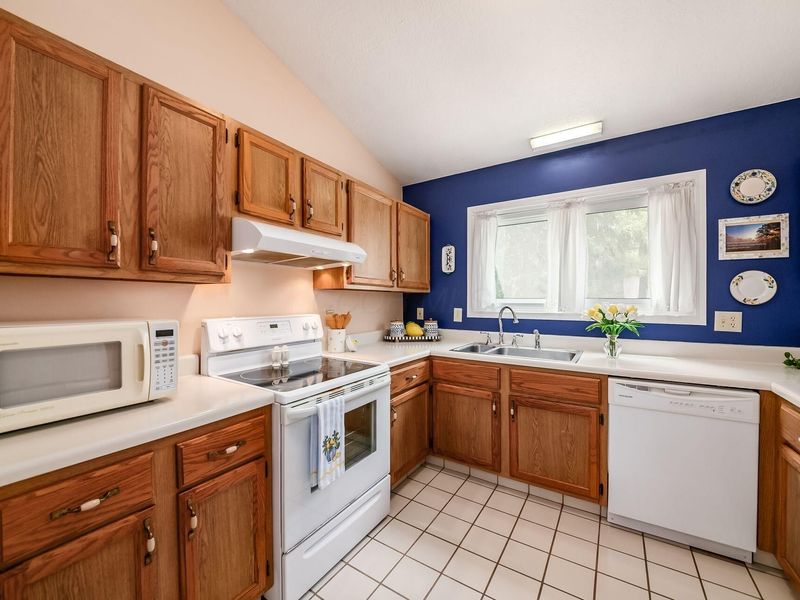 2711 Woodland Trail Drive, Columbus, OH 43231 Photo 6
