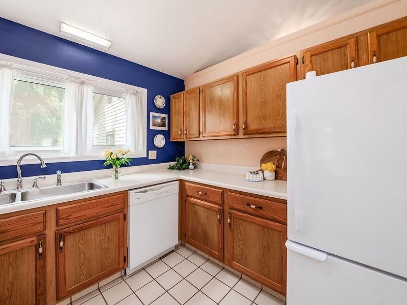 2711 Woodland Trail Drive, Columbus, OH 43231 Photo 7
