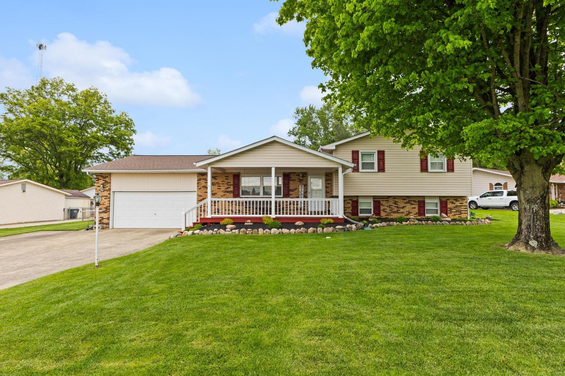 134 Greenbrier Road , Sunbury, OH 43074 Main Photo