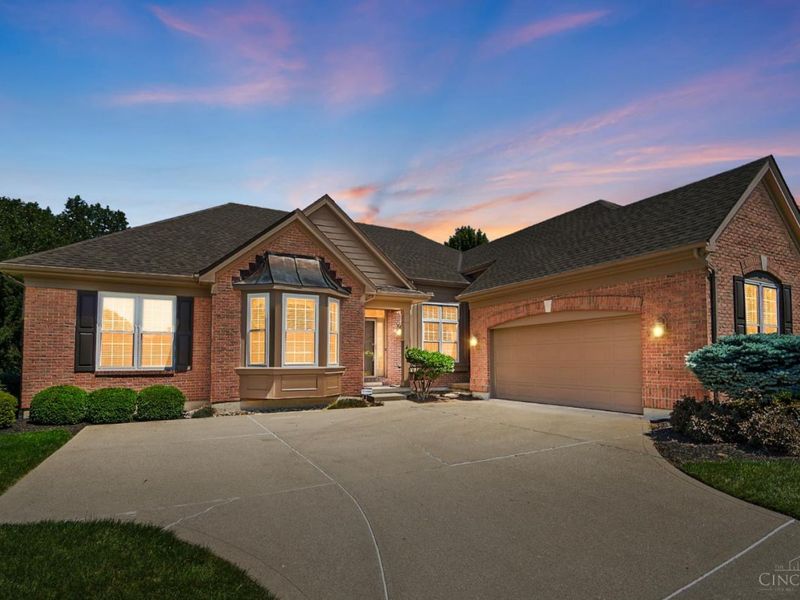8072 Carnaby Lane, Sycamore Township, OH 45249 Photo 2