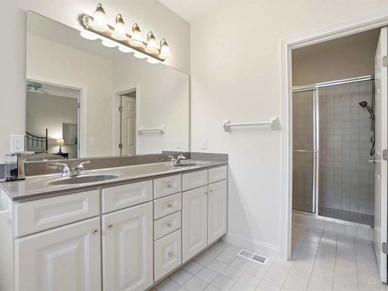 8072 Carnaby Lane, Sycamore Township, OH 45249 Photo 32