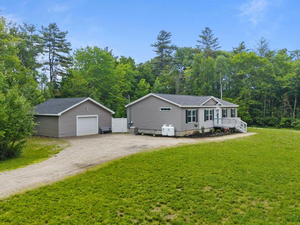 1074 Weeks Mills Road , Augusta, ME 04330
