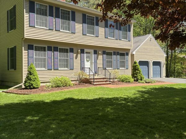 137 Cedarwood Road, Auburn, ME 04210