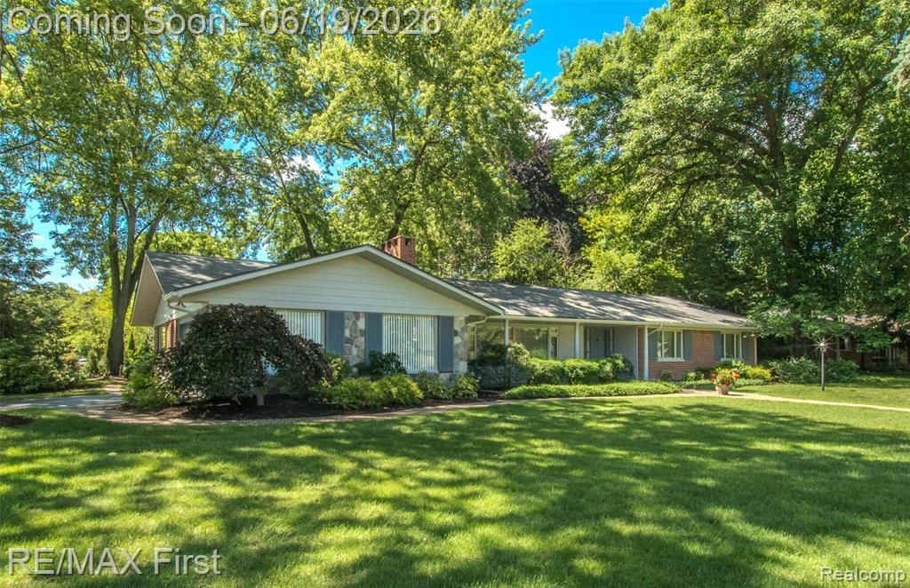 19415 Riverside Drive, Beverly Hills Vlg, MI 48025 Main Photo