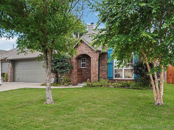7917 S Dogwood Avenue, Broken Arrow, OK 74011