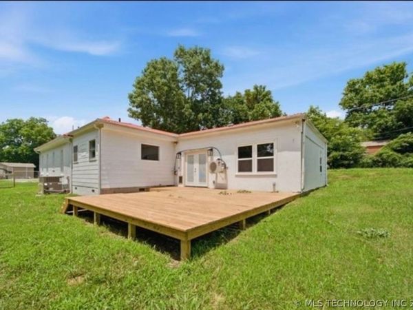 235 S Hickory Street, Nowata, OK 74048