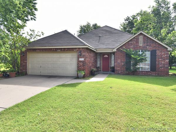 1635 N Greenwood Place, Tulsa, OK 74106
