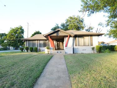 2702 Belknap Avenue, Dallas, TX 75216