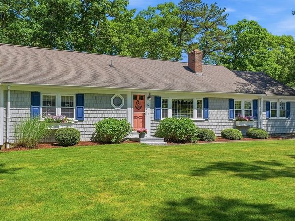 12 Walnut St, Yarmouth, MA 02675