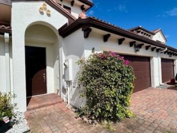 7784 Bristol CIR, NAPLES, FL 34120