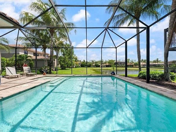 3264 Pacific DR, NAPLES, FL 34119
