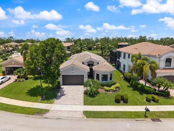 3264 Pacific DR, NAPLES, FL 34119