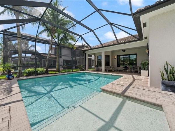 3264 Pacific DR, NAPLES, FL 34119