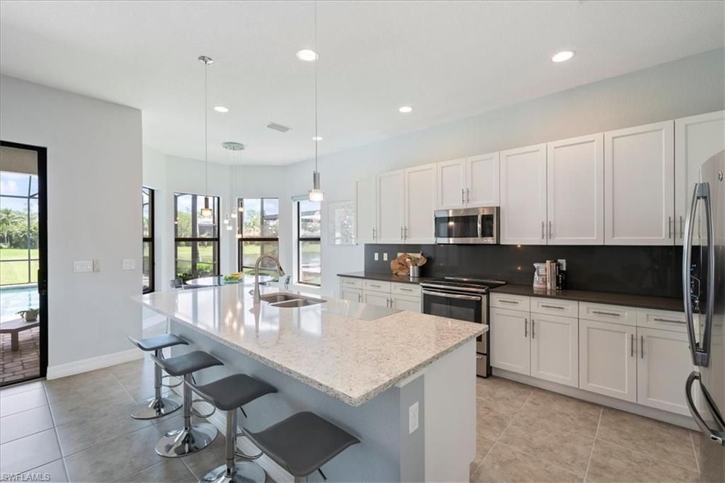 3264 Pacific Dr, Naples, FL 34119 Photo