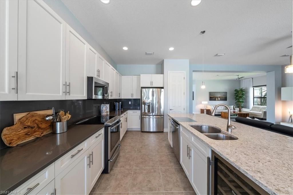 3264 Pacific Dr, Naples, FL 34119 Photo