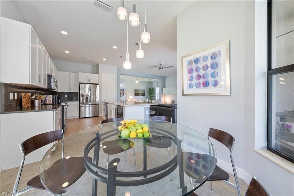 3264 Pacific Dr, Naples, FL 34119 Photo