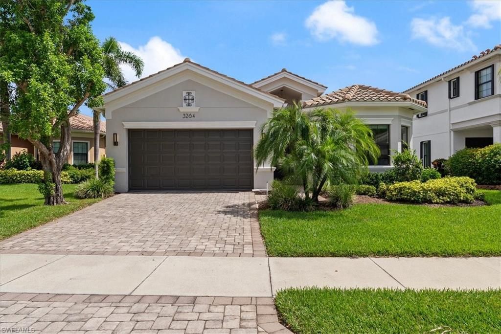 3264 Pacific Dr, Naples, FL 34119 Photo
