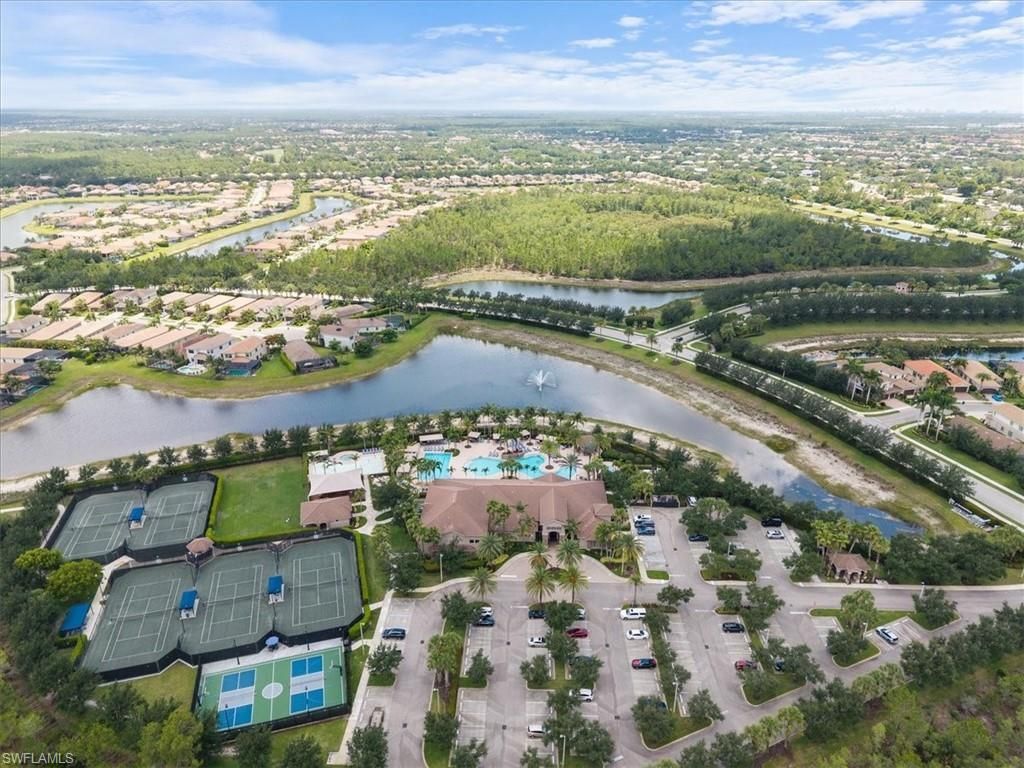 3264 Pacific Dr, Naples, FL 34119 Photo