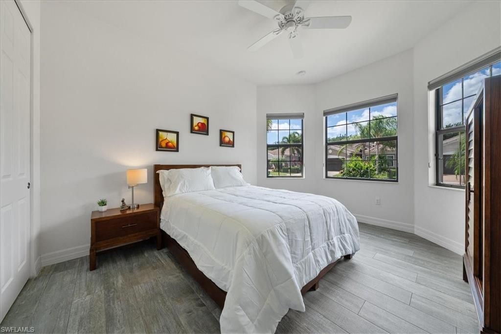 3264 Pacific Dr, Naples, FL 34119 Photo