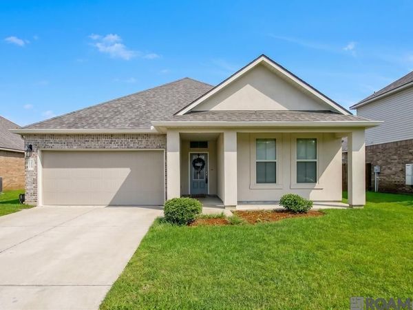 34273 Garnet Lake Dr, Walker, LA 70785