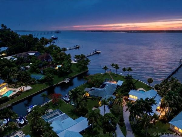 1910 NW Cove Circle, Stuart, FL 34994