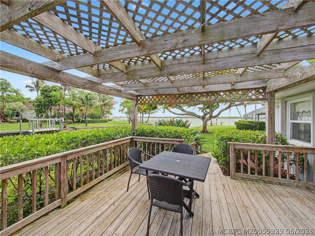 1910 NW Cove Circle, Stuart, FL 34994 Photo