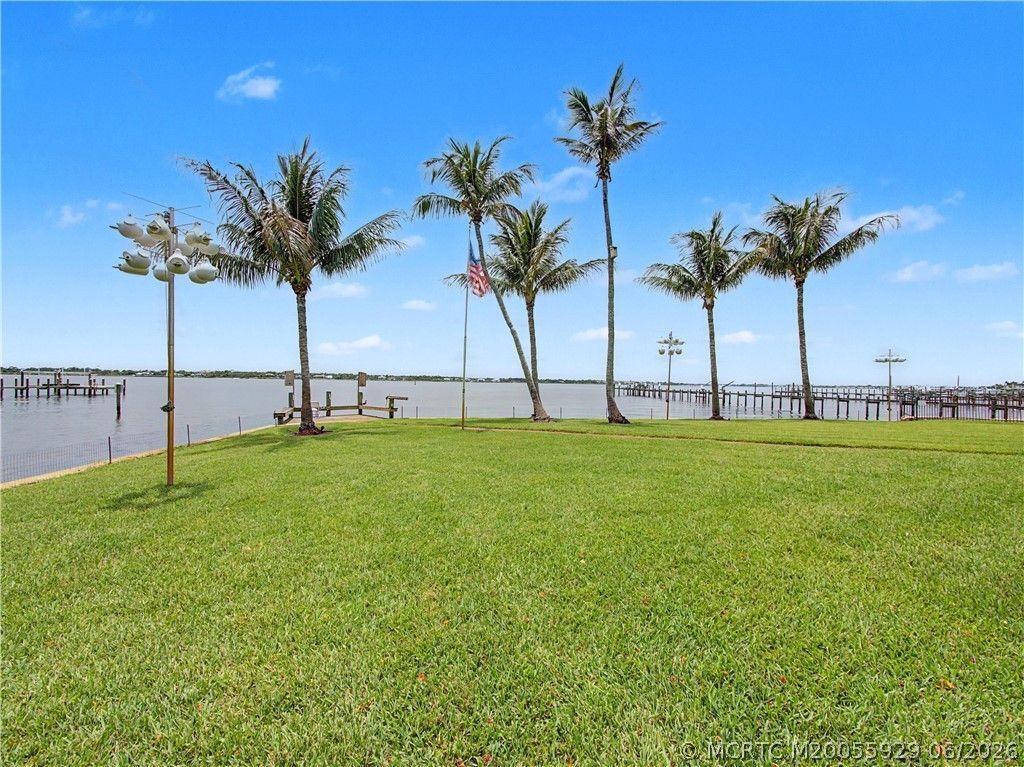 1910 NW Cove Circle, Stuart, FL 34994 Photo